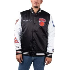 Mitchell & Ness Team Origins Varsity Satin Jacket Herren Bomberjacke Schwarz Weiß Rot