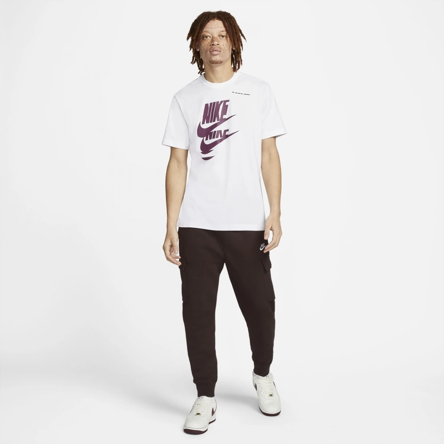 Nike Sportswear Essentials+ Tee Herren Freizeitshirt Weiß Dunkelrot – Bild 7