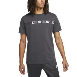 Nike Sportswear Repeat Tee Herren T-Shirt Dunkelgrau Schwarz