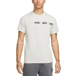 Nike Sportswear Repeat Tee Herren Freizeitshirt Hellgrau