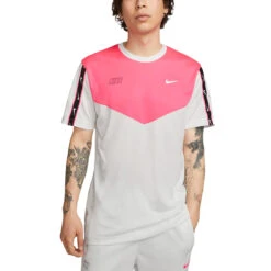 Nike Sportswear Repeat Tee Herren T-Shirt Weiß Pink